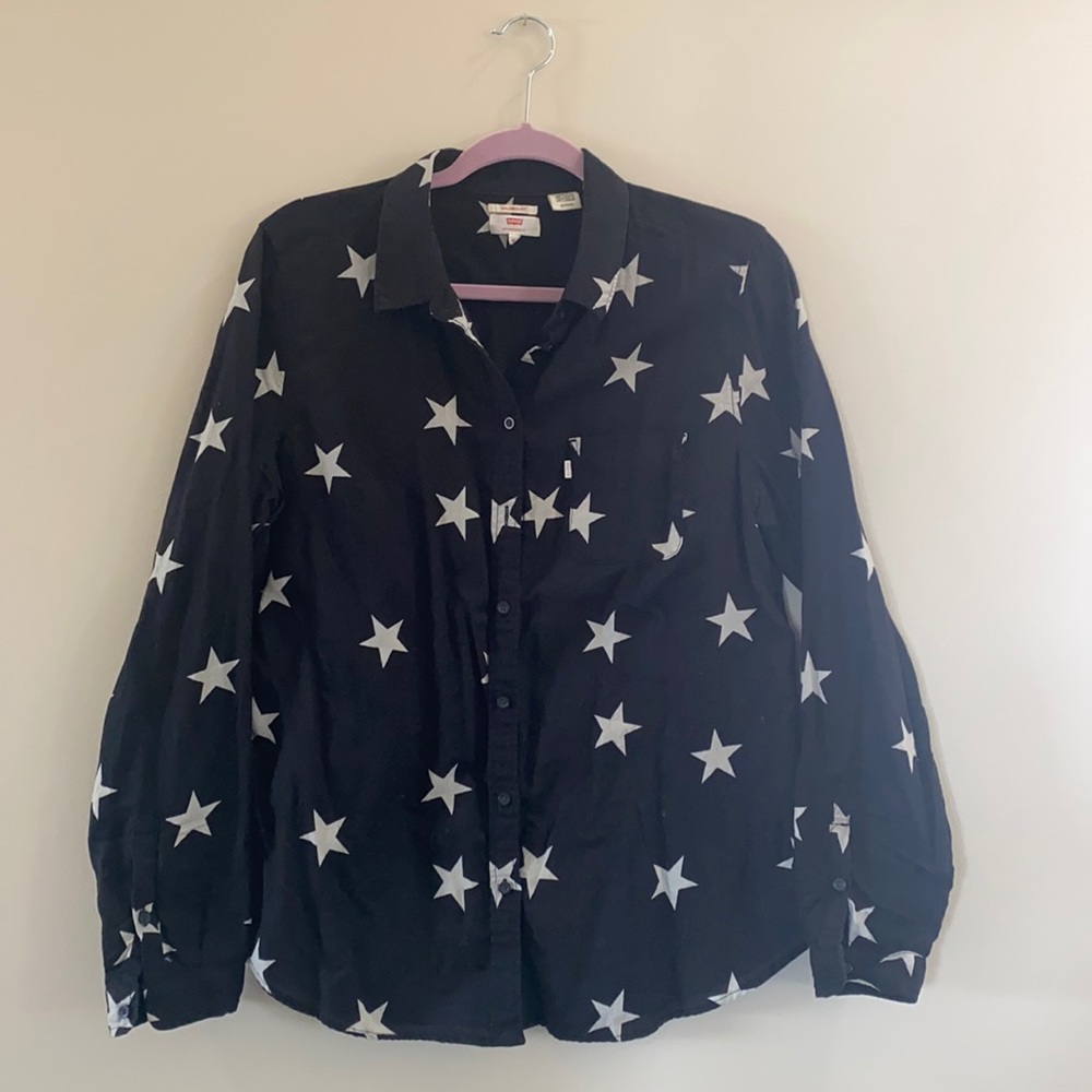 Levi’s XL Tailored Fit button down, black and light gray star pattern shirt.